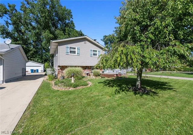 Photo 3 of Single family home for sale at 38233 Parkway Blvd, Willoughby, OH 44094 | MLS# 5244387 | Listing updated on 2026-09-25