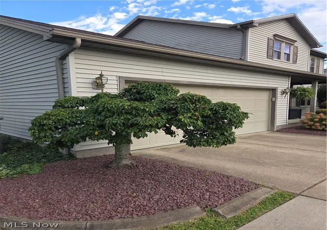 Photo 2 of Single family home for sale at 39 Morningview Cir, Canfield, OH 44406 | MLS# 5243271 | Listing updated on 2026-09-13