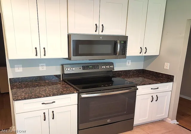 Photo 3 of Sale Pending at 8882 Holly Ln #59, Olmsted Falls, OH 44138 | MLS# 5242458 | Listing updated on 2026-09-14