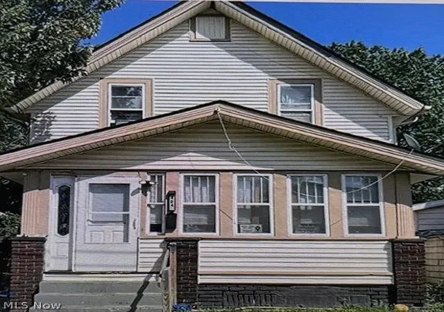 Photo 1 of Single family home for sale at 404 Kennet Ct Nw, Canton, OH 44708 | MLS# 5244049 | Listing updated on 2026-09-28