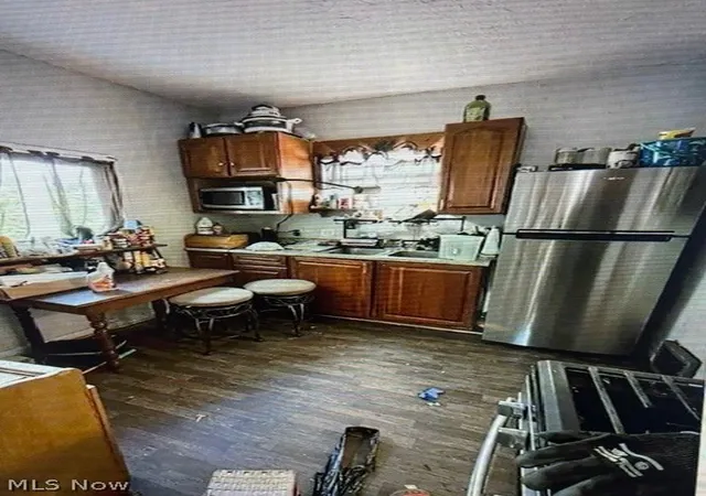 Photo 3 of Single family home for sale at 404 Kennet Ct NW, Canton, OH 44708 | MLS# 5244049 | Listing updated on 2026-09-28