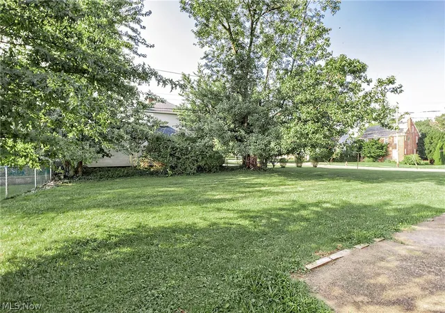 Photo 4 of Single family home for sale at 22750 Fairlawn Dr, Euclid, OH 44117 | MLS# 5243690 | Listing updated on 2026-10-07