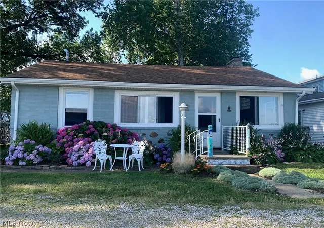 Photo 3 of Single family home for sale at 4532 Edgewater Dr, Sheffield Lake, OH 44054 | MLS# 5244474 | Listing updated on 2026-09-14