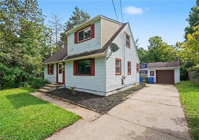 Photo 2 of Single family home for sale at 742 Avondale St, Kent, OH 44240 | MLS# 5244019 | Listing updated on 2026-09-13
