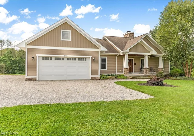 Photo 2 of Sale Pending at 2976 Greenleaf Rd, Akron, OH 44312 | MLS# 5244175 | Listing updated on 2026-09-16