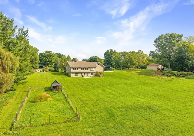Photo 3 of Sale Pending at 2976 Greenleaf Rd, Akron, OH 44312 | MLS# 5244175 | Listing updated on 2026-09-16