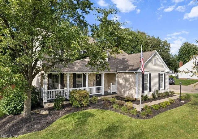 Photo 2 of Single family home for sale at 3597 Stratavon Dr Nw, North Canton, OH 44720 | MLS# 5244553 | Listing updated on 2026-09-30
