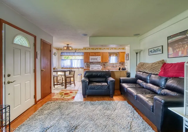 Photo 4 of Single family home for sale at 455 Birchwood Dr, Berea, OH 44017 | MLS# 5244533 | Listing updated on 2026-09-13