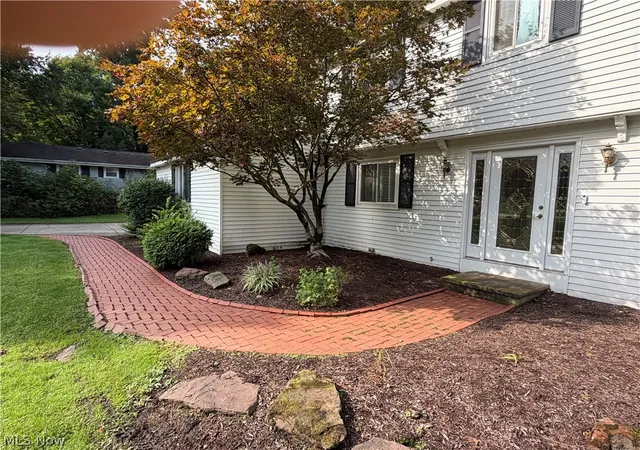 Photo 3 of Single family home for sale at 8094 Rolling Brk Rd, Northfield, OH 44067 | MLS# 5244438 | Listing updated on 2026-09-24