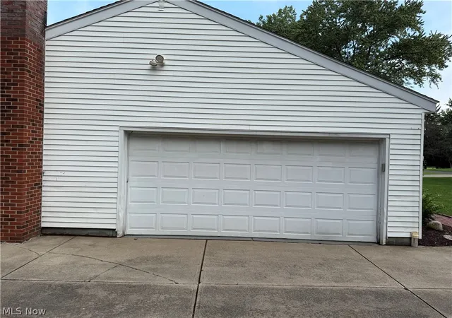 Photo 4 of Single family home for sale at 8094 Rolling Brk Rd, Northfield, OH 44067 | MLS# 5244438 | Listing updated on 2026-09-24