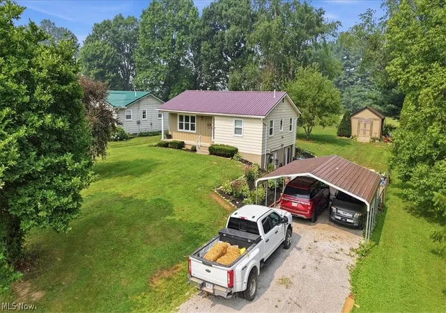 Photo 2 of Single family home for sale at 605 Snyder Dr, Loudonville, OH 44842 | MLS# 5244636 | Listing updated on 2026-09-14