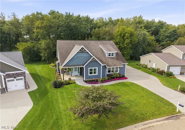 Photo 2 of Single family home for sale at 3098 Huntcliffe Rd NE, Canton, OH 44721 | MLS# 5244414 | Listing updated on 2026-09-14