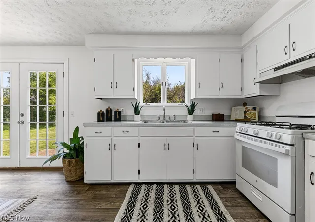 Photo 4 of Single family home for sale at 1902 Root Ave NE, Canton, OH 44705 | MLS# 5243715 | Listing updated on 2026-10-05