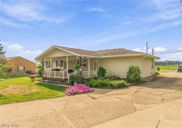 Photo 2 of Single family home for sale at 3834 Southway St Sw, Massillon, OH 44646 | MLS# 5244283 | Listing updated on 2026-09-14