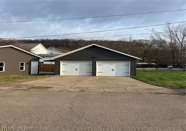 Photo 3 of Single family home for sale at 241 Mckinley Ave, Newcomerstown, OH 43832 | MLS# 5244669 | Listing updated on 2026-09-14