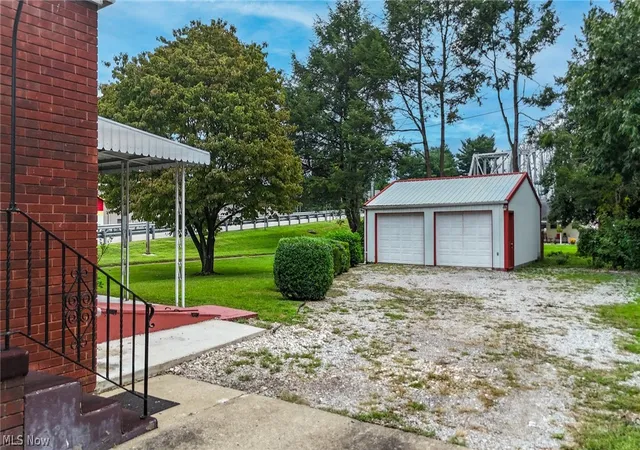 Photo 3 of Single family home for sale at 840 Main St, Belpre, OH 45714 | MLS# 5244603 | Listing updated on 2026-09-24