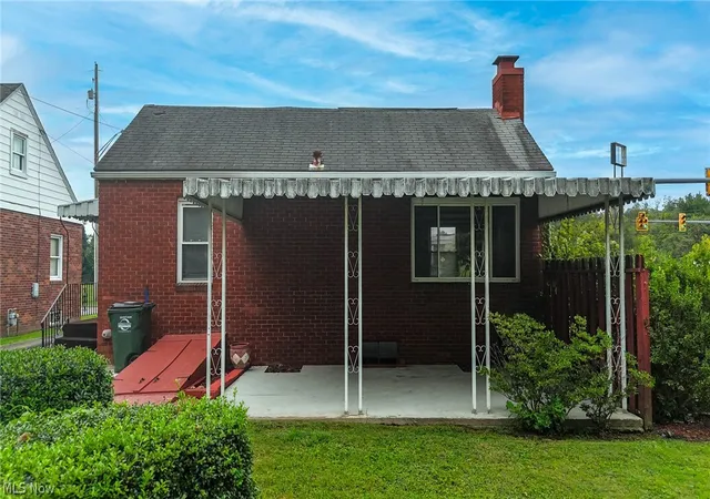 Photo 3 of Single family home for sale at 840 Main St, Belpre, OH 45714 | MLS# 5244603 | Listing updated on 2026-09-24