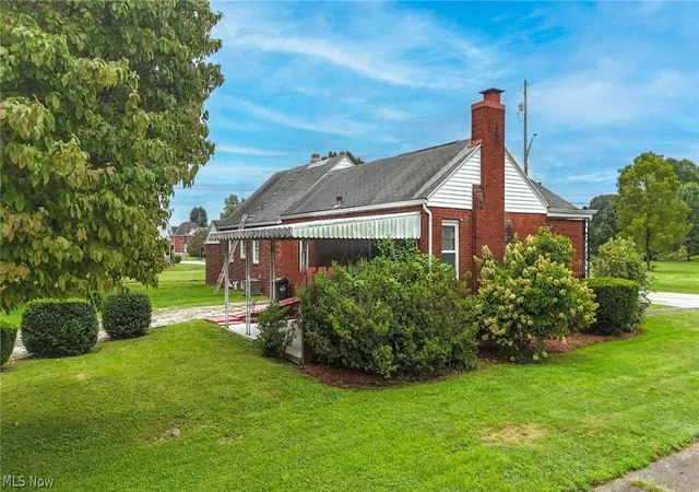 Photo 4 of Single family home for sale at 840 Main St, Belpre, OH 45714 | MLS# 5244603 | Listing updated on 2026-09-24