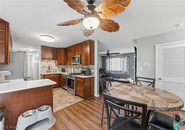 Photo 3 of Sale Pending at 7185 Lake Shore Blvd, Mentor, OH 44060 | MLS# 5242263 | Listing updated on 2026-09-30