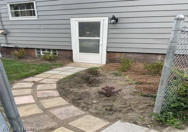 Photo 3 of Single family home for sale at 1273 Pondview Ave, Akron, OH 44305 | MLS# 5244596 | Listing updated on 2026-09-14