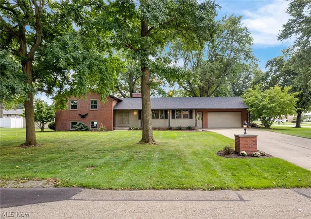 Photo 2 of Single family home for sale at 1212 Buena Vista St Ne, Canton, OH 44714 | MLS# 5243410 | Listing updated on 2026-09-25
