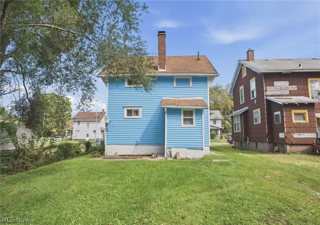 Photo 4 of Single family home for sale at 329 Girard Ave NE, Canton, OH 44704 | MLS# 5244287 | Listing updated on 2026-09-14