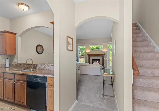 Listing Photo 5 - Condo for sale in building located at 10943 Rocky Ledge Ln, Concord Township, OH 44077