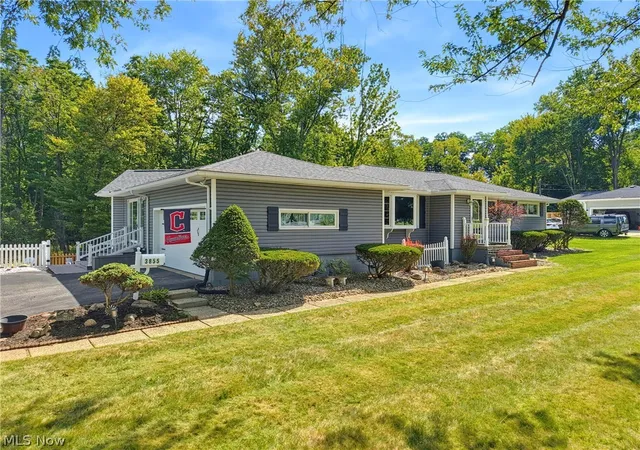 Photo 2 of Single family home for sale at 3855 Northview Dr, Stow, OH 44224 | MLS# 5243774 | Listing updated on 2026-09-14