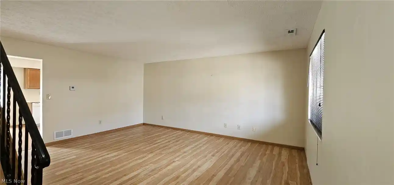 Listing Photo 2 - Condo for sale in 782 Orch St located at 782 Orch St, Wadsworth, OH 44281 - Unit 782 Orchard St