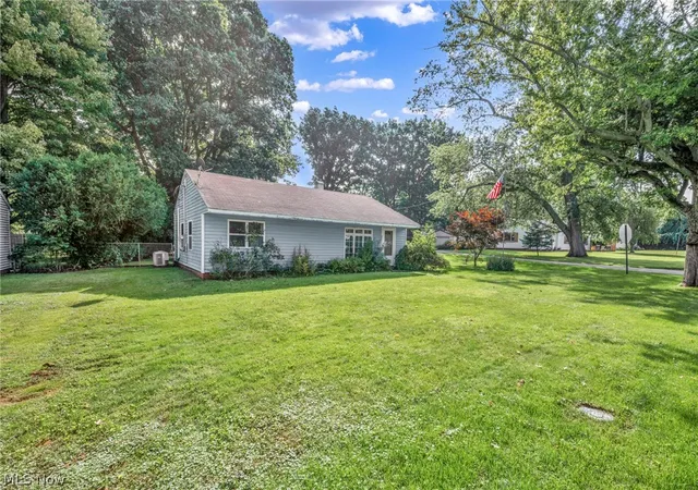 Photo 3 of Single family home for sale at 1781 Perth Rd, Madison, OH 44057 | MLS# 5244051 | Listing updated on 2026-09-14