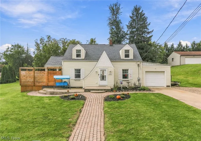 Photo 1 of Sale Pending at 122 37th Street Sw, Canton, OH 44706 | MLS# 5243395 | Listing updated on 2026-09-28