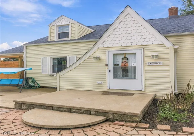 Photo 3 of Sale Pending at 122 37th Street Sw, Canton, OH 44706 | MLS# 5243395 | Listing updated on 2026-09-28