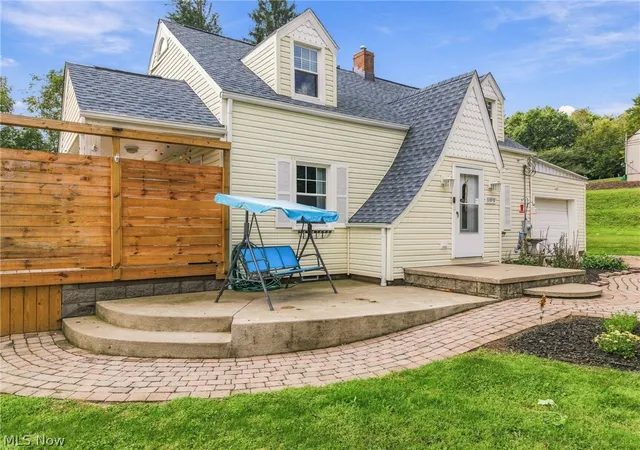Photo 3 of Sale Pending at 122 37th Street SW, Canton, OH 44706 | MLS# 5243395 | Listing updated on 2026-09-28