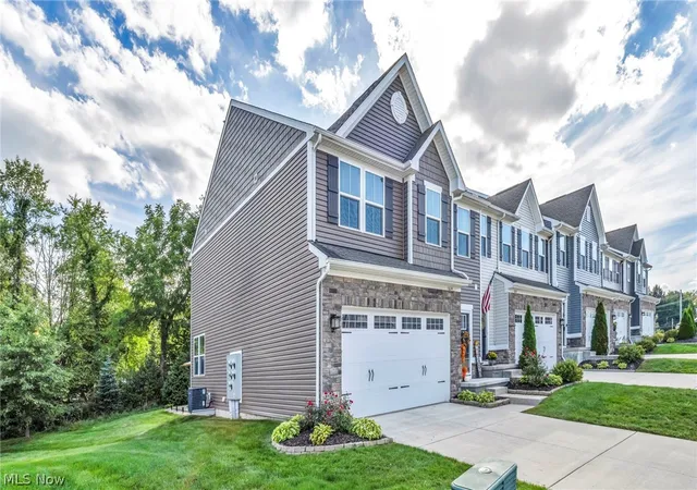 Photo 3 of Sale Pending at 1634 Cypress Ct, Stow, OH 44224 | MLS# 5244663 | Listing updated on 2026-09-22