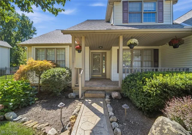 Photo 3 of Sale Pending at 37099 Hunters Trl, Avon, OH 44011 | MLS# 5244718 | Listing updated on 2026-09-29