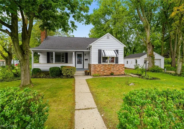 Photo 1 of Single family home for sale at 200 Gnau Ave Sw, Massillon, OH 44646 | MLS# 5242455 | Listing updated on 2026-10-07