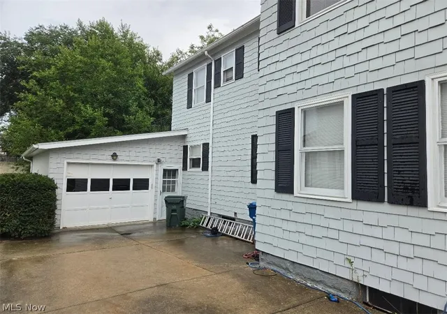 Photo 3 of Sale Pending at 158 Lincoln St, Amherst, OH 44001 | MLS# 5244788 | Listing updated on 2026-10-05
