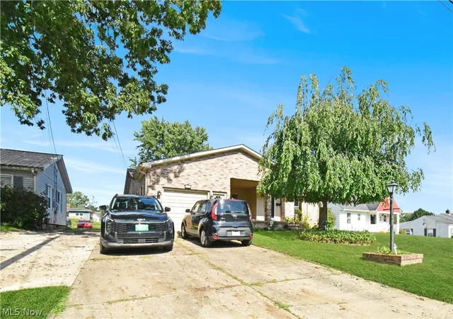 Photo 3 of Single family home for sale at 714 Sunset Dr, Lisbon, OH 44432 | MLS# 5244635 | Listing updated on 2026-09-14