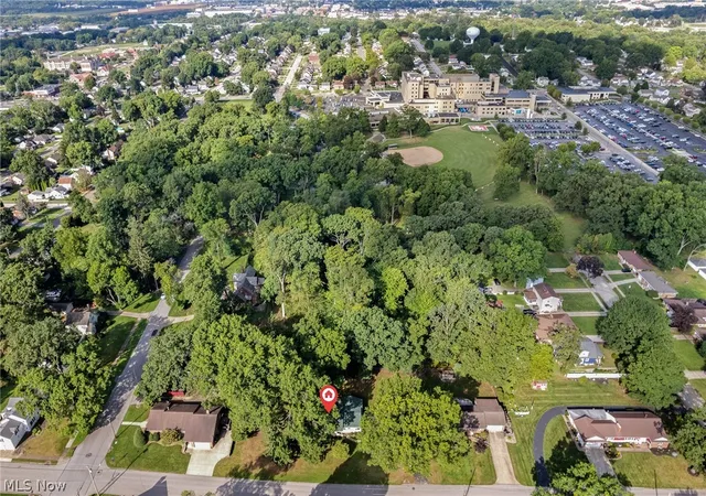 Photo 2 of Single family home for sale at 114 7th Street Ne, Barberton, OH 44203 | MLS# 5244270 | Listing updated on 2026-09-14