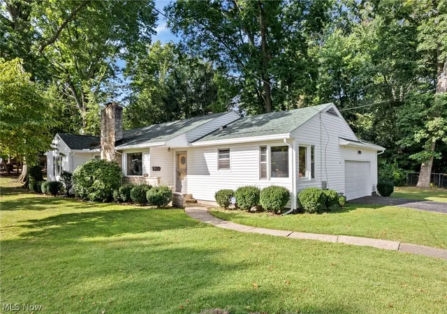 Photo 2 of Single family home for sale at 114 7th Street NE, Barberton, OH 44203 | MLS# 5244270 | Listing updated on 2026-09-14