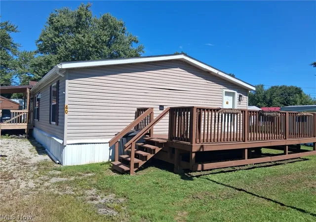 Single family home for sale at 40 Silver Pond Dr, Apple Creek, OH 44606 | MLS# 5244809