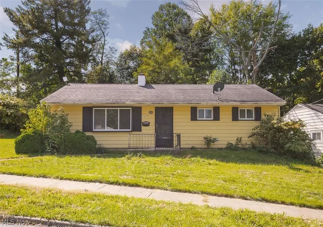 Single family home for sale at 17614 Rook Cir, Cleveland, OH 44112 | MLS# 5243335