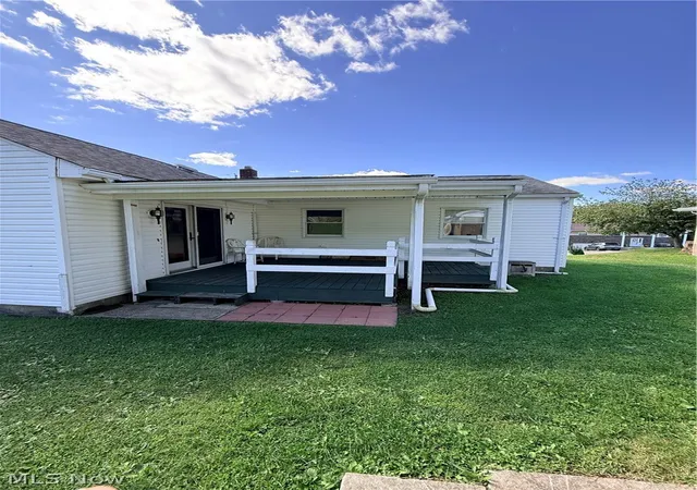 Photo 3 of Single family home for sale at 216 Frostview Dr, Steubenville, OH 43953 | MLS# 5243295 | Listing updated on 2026-09-21