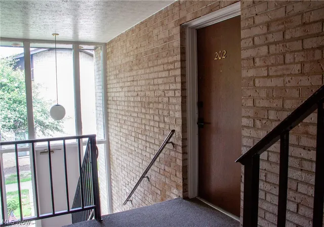 Photo 2 of Condo for sale at 16475 Heather Ln #S202, Cleveland, OH 44130 | MLS# 5244861 | Listing updated on 2026-09-15