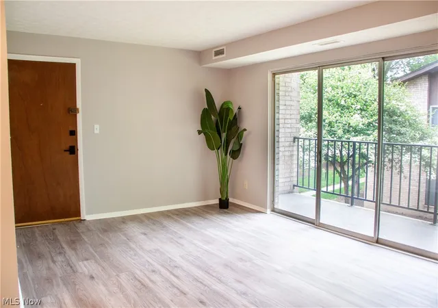 Photo 4 of Condo for sale at 16475 Heather Ln #S202, Cleveland, OH 44130 | MLS# 5244861 | Listing updated on 2026-09-15