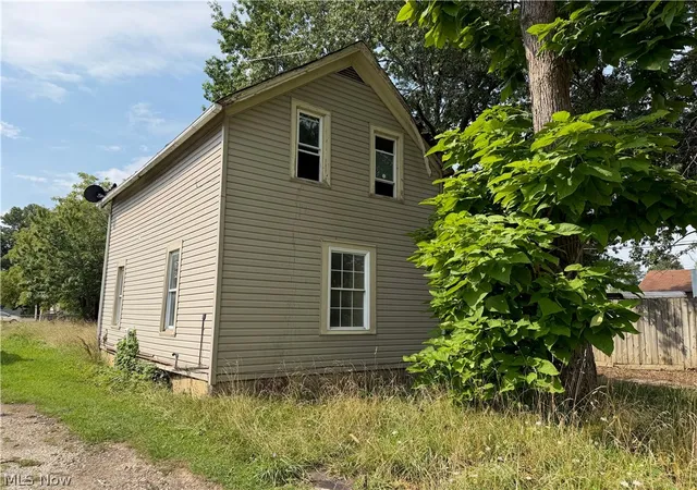 Photo 1 of Single family home for sale at 314 E 26th Street, Lorain, OH 44055 | MLS# 5238404 | Listing updated on 2026-09-15