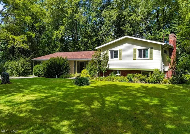 Photo 2 of Single family home for sale at 8910 Crackel Rd, Chagrin Falls, OH 44023 | MLS# 5244847 | Listing updated on 2026-09-14