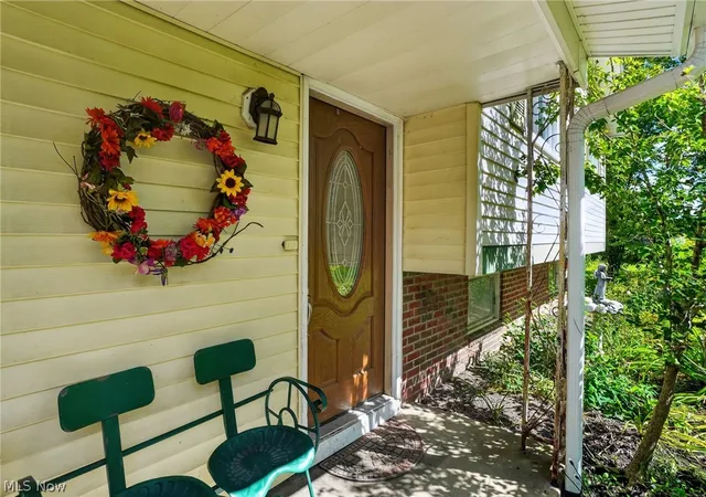 Photo 3 of Single family home for sale at 8910 Crackel Rd, Chagrin Falls, OH 44023 | MLS# 5244847 | Listing updated on 2026-09-14