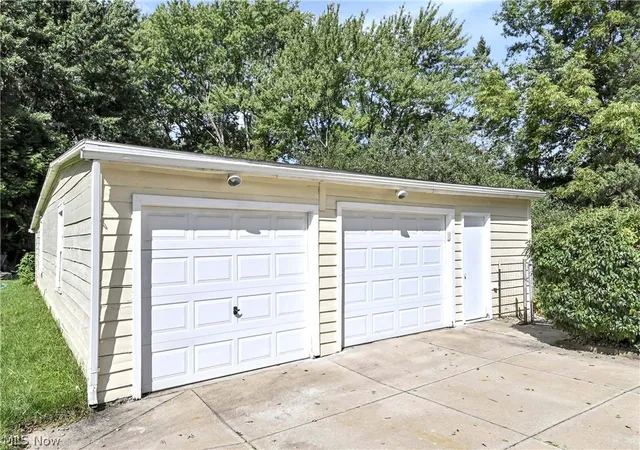 Photo 3 of Sale Pending at 4074 Darrow Rd, Stow, OH 44224 | MLS# 5244915 | Listing updated on 2026-09-21