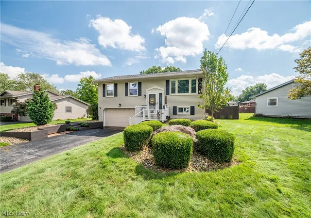 Photo 4 of Single family home for sale at 4585 Alderwood Dr, Canfield, OH 44406 | MLS# 5244753 | Listing updated on 2026-09-15